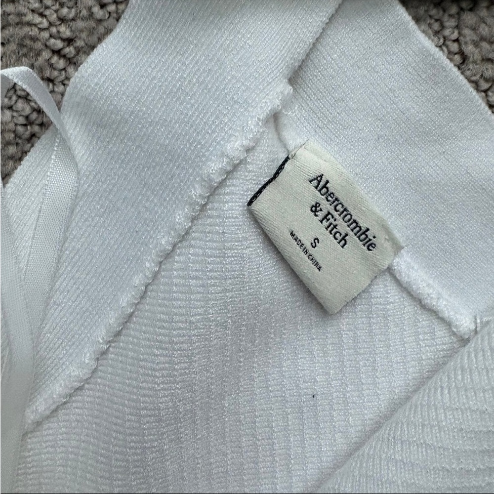 Abercrombie & Fitch Woman’s Knit Criss Cross Crop Top White Size Small - Picture 11 of 14